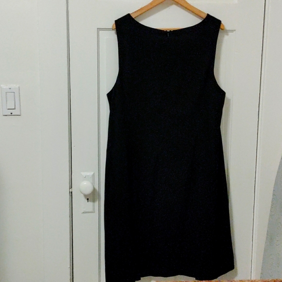 Little Black Dress - Jones New York. 18W; 100% Polyester. Dry Clean Only. - Picture 3 of 4